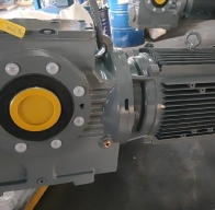 石墨电极挤压机用S47减速机电机SAF47DT80M4